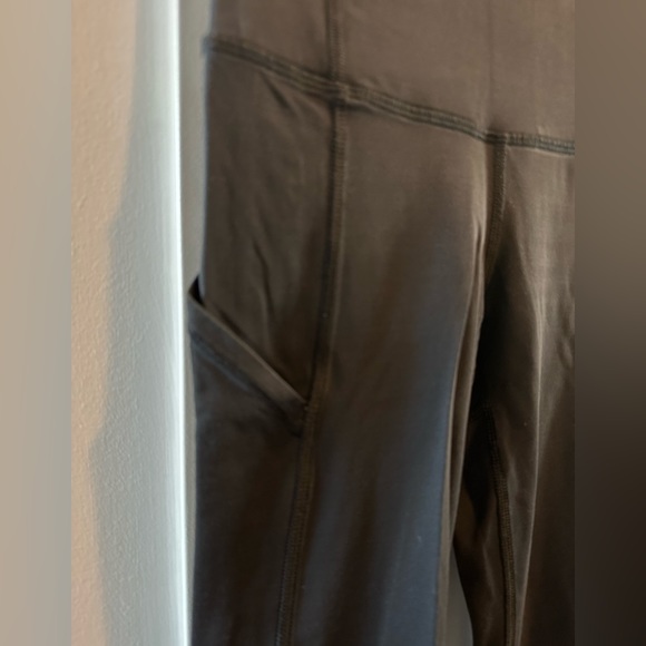 Lululemon leggings fast and free, size 2 - Picture 4 of 6